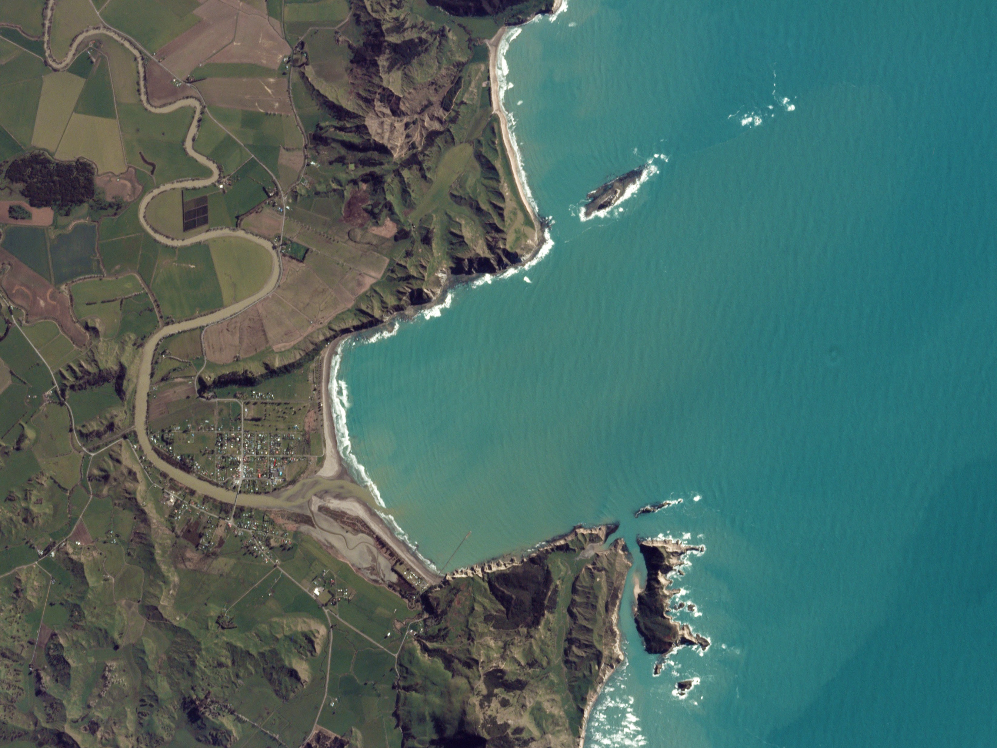 FileTolaga Bay, New Zealand by Labs.jpg Wikimedia Commons